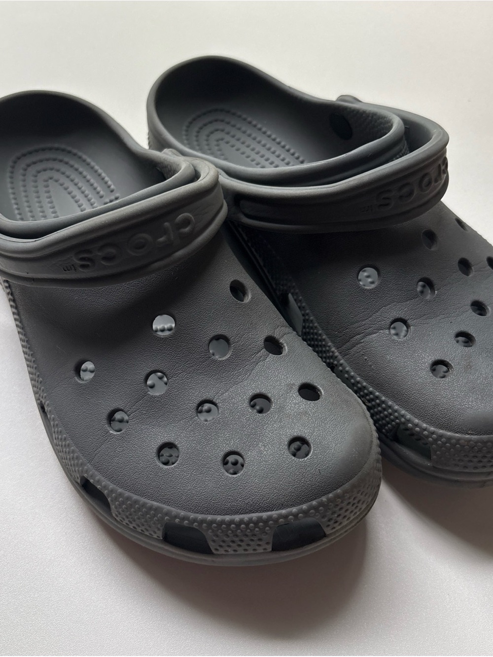 CROCS Kids Classic Clog in Charcoal Gray